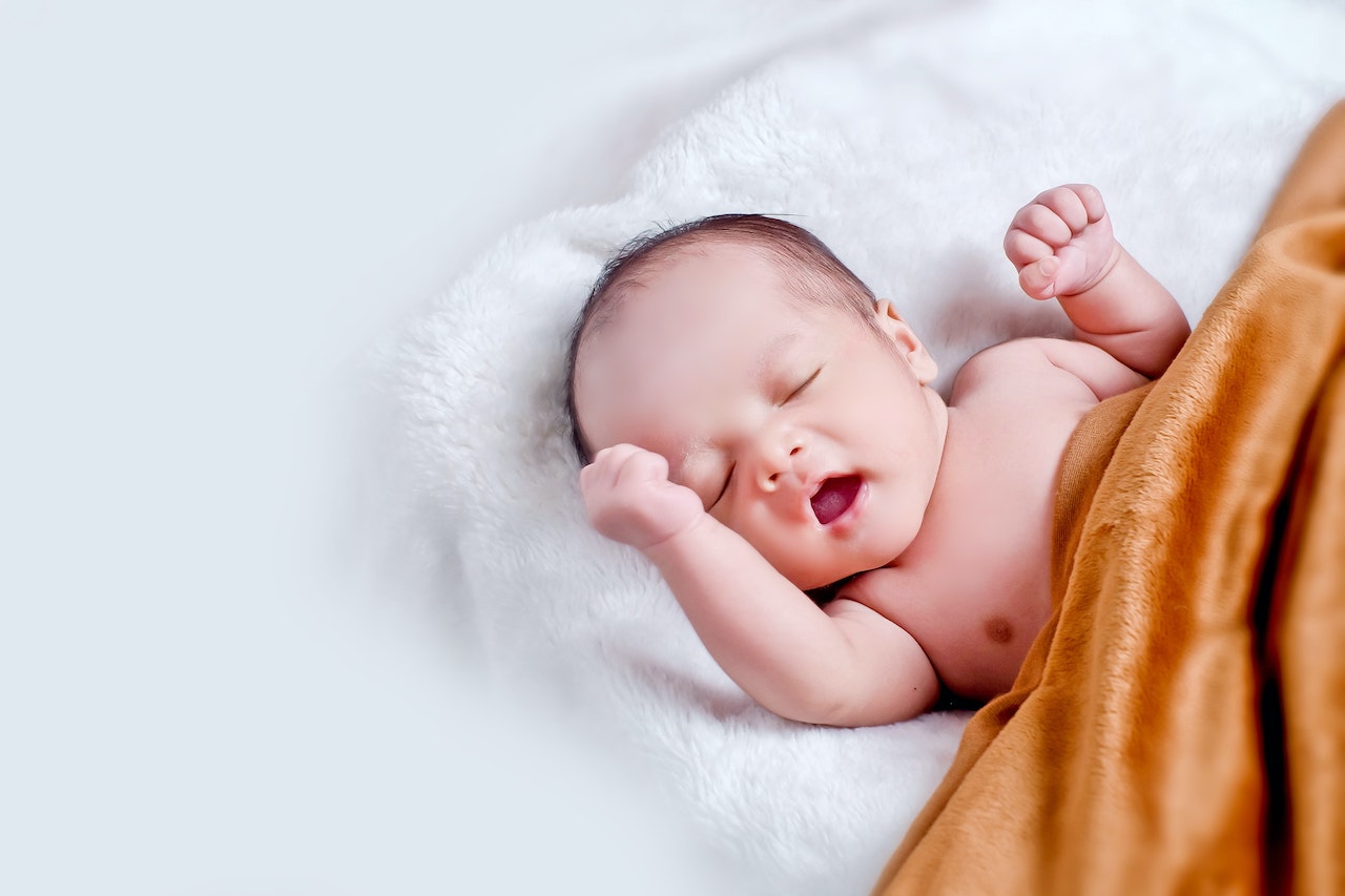 Najczęstsze problemy ze snem u niemowląt i jak sobie z nimi poradzić